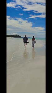 Zaho rehefa irahin'ny clients nay maka photo de ataoko vidéo 📷 😍😅. Robert & Anita 🙏😘😘 | Nosy-Be SIDO TOURS