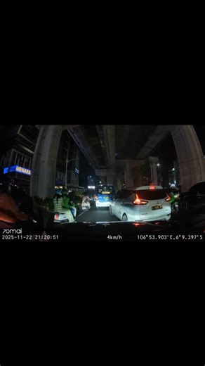 Dash Cam Owners Indonesia on Instagram: "KRONOLOGI: Malam di area kelapa gading dekat live house, posisi lagi macet saya sudah di jalur benar tiba" Xpander L 1249 RD motong jalur tanpa sein. Di tegur ga Terima dan disuruh ke polsek malah kabur"