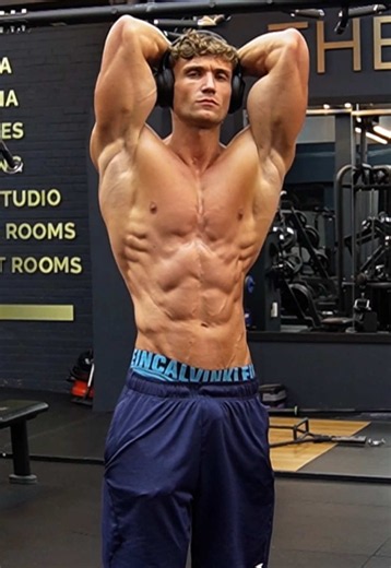 we using the backpack method all summer, even in the gym #fyp #viral #gym #muscle #bodybuilding @Gymshark