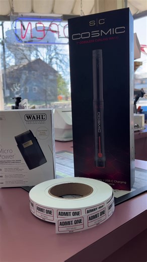 Thank you Coastal Blend College for stopping by with your cosmo/barber class! Congrats to the two student winners today! 🥳🥳 Schedule your class visit with us today! 🤩 #alamobarber #barberlife #barber #barbero #hairstylist