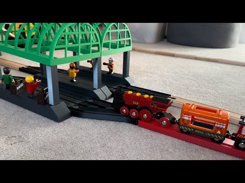 BRIO Trains Go Through Bright Tunnels, Bridges, Viaducts and Station Fun