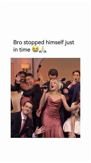 Dumb on Instagram: "When someone catches themselves mid-action, it’s a real brain process called inhibitory control. Your prefrontal cortex steps in and overrides an impulse that was already in motion. That split-second pause is your brain saying, “Wait… don’t.” Interestingly, this skill is a major sign of emotional intelligence and self-regulation. People who can stop themselves quickly tend to make better decisions under pressure, because their brain can interrupt automatic reactions before th