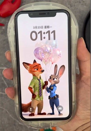 This is the most beautiful and eye-catching 3D wallpaper I have ever seen. Animated wallpaper. The most stunning 3D wallpaper. Ultra-clear 8K wallpaper, 3D wallpaper for naked eyes. iOS 26 wallpaper. iPhone wallpaper. High-definition wallpaper. How to obtain 3D space wallpaper on iOS 26? How to set the background wallpaper of iPhone? iPhone wallpaper tutorial, how to apply iPhone animated wallpaper? 8K wallpaper. All you need is a beautiful photo. Click the lower left corner