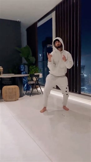 Shahid Kapoor brings the vibe, dancing to Akshay Kumar and Katrina Kaif’s 'Jee Karda' #shahidkapoor #shahidkapoorfans #shahidkapoorfanclub #bollywood | MiD DAY