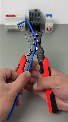 Wire bending pliers