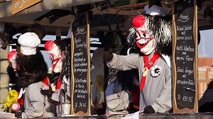 Am Montag ist es soweit und die Basler Fasnacht startet mit dem Morgenstreich. Alles Wissenswerte rund um die Fasnacht haben wir für dich auf unserer Webseite zusammengestellt basel.com/fasnachtbasel So kannst du dich optimal auf deinen Besuch in Basel vorbereiten. #LoveBasel #fasnachtbasel | Basel