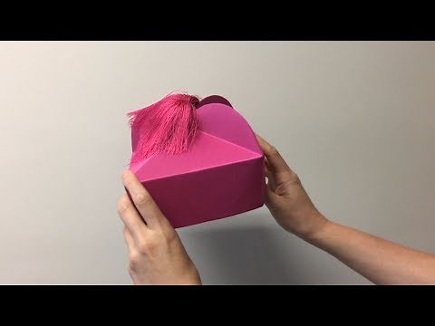 How to fold a collapsible biretta