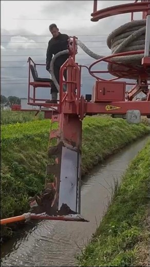 Laying Trenchless Field Drainage 🤯 #HowItWorks #TechShorts #Shorts #viral