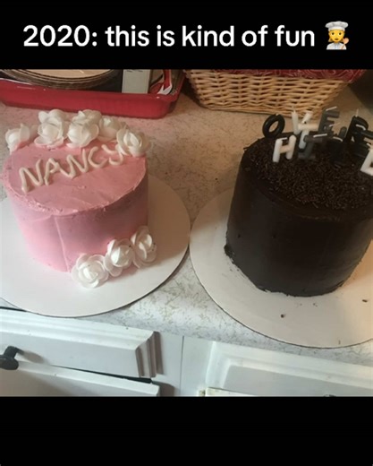 A little cake progression video #baking #cakedecorating #cake #baker #stahm #fyp