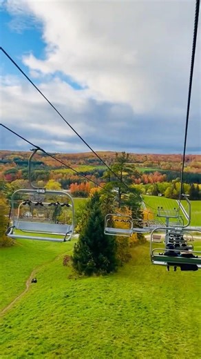 Flying Above Fall Colors at Kelso Conservation Area.#naturelovers #scenicviews #kelso#4k#fallcolors