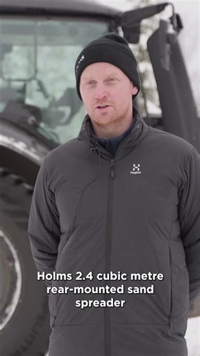 Real Winter Performance – Flared Snow Plow & Spreading bucket in Action