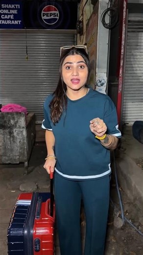 Introducing the "VitaWear SmartBand," a next-generation wearable gadget🎉