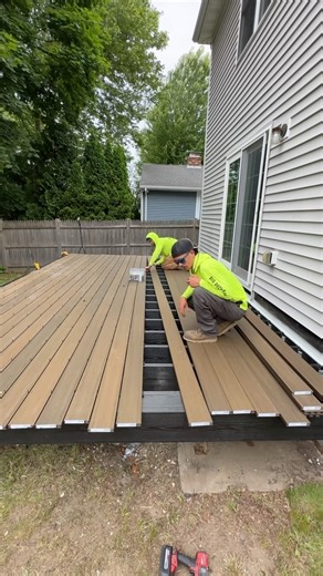 5.8K views · 181 reactions | Nothing better than straight deck boards am I right? 12x20 field going in one shot, the epitome of efficiency with this @camodeckfasteners system. Decking here is @evalastdecking infinity series in oasis palm. Framing is @oc.lumber structural composite lumber. #deck #building #howto #tips Composite decking installation tips how to install a composite deck with hidden fasteners deck building instructions | Ravin Builders | Facebook