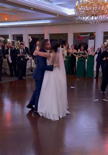 Introducing the Bride and Groom in a Bilingual Ceremony