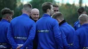 35K views · 193 reactions | Beim kriselnden 1. FC Magdeburg liegen die Nerven blank: Nach einer Aussprache von Trainer Thomas Hoßmang, Sportchef Mario Kallnik und dem Team wurden die Spieler Jürgen Gjasula und Sören Bertram suspendiert! | Sport im Osten | Facebook