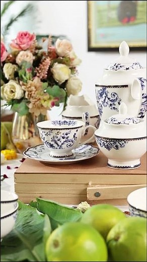 Luxurious Midnight Blue Fine Porcelain Dinner Set | Vigneto