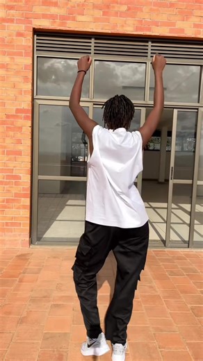 Me dancing while having a terrible toothache with a swollen left cheek ooohhhh#foryoupage❤️❤️ #fypシ゚ #dance #💜