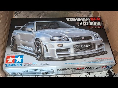 Tamiya 1.24 Nismo R34 GT-R z-tune PT 1.... 1st build of 2025. Body primed and Body colour is down.