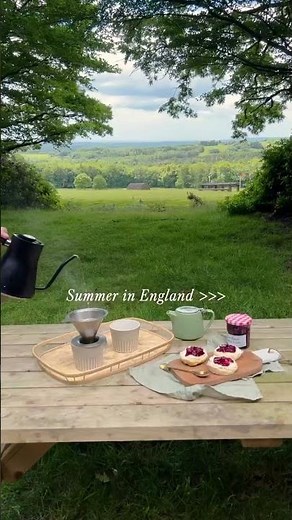 🇬🇧 10 places in England ⬇️ you need to visit this summer ☀️ ⁣ Oxford⁣ York⁣ Cotswolds⁣ Lake