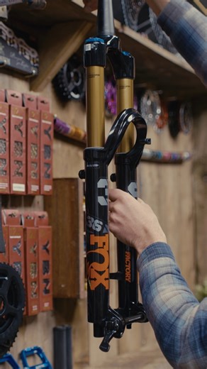 @fox Factory 36, Float X2 and Transfer dropper - now that's a dream set up right there 😍 Hit the link in our story for your chance to win @dream_build_bikes latest masterpiece. And, if you're not the chosen one, don't worry. You can pick up the same @ridefoxbike set up now at your local stockist😉😮‍💨 #DreamBuild #RideFOX #FOX #FOX36 #FOXFloatX2 #FOXTransfer #SilverfishServiceCentre #SilverfishUK | Silverfish Service Centre