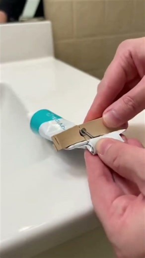 This Toothpaste Saving Hack Is Genius 😱