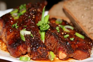 Pikantní medová žebra