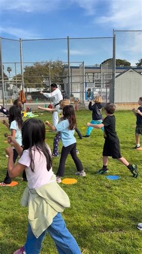 Ocean Beach Elementary on Instagram: "Thank you @uskasdofficial for working with our students during PE this week! 🥋 #oceanbeachelementary #catchthewaveobe #obeparrots #sandiegoelementaryschool #parrotpride"