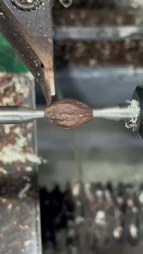 2.3K views | What type of wood do you think would be best for a table? I am particularly fond of this one. Automated woodworking machinery, functions very well, like magic #TopFans #highlights2025 #topfansfollowers #machine #woodworking #Automatic #follwer #follow @topfans | Jeupin Cnc | Facebook