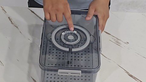 Bread Box with Lid and Handle,New Upgrade Time Recording Bread Storage Container for Kitchen Counter Airtight,Portable Bread Boxes for Homemade Breads, Toast, Bagel, Donut and Cookies(Grey)