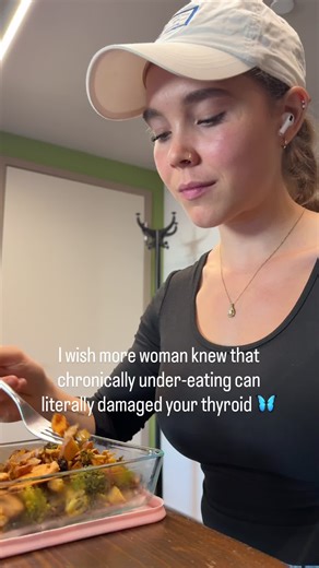 I was diagnosed with hypothyroidism after years of undereating and over-exercising, and I want to bring awareness because I believe this is affecting a lot of women. Here’s the info: 🧠🦋✨ When your body isn’t getting enough food, it adapts by lowering the active thyroid hormone (T3) to conserve energy. In turn, this slows down your metabolism (how your body uses energy), and since your cells need energy to thrive, it can impact your whole body. This slowdown can cause unwanted symptoms like: - 