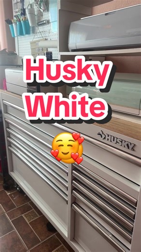 My favorite color is Red but a red Craftroom would not be relaxing 🤣. Red empowers me but when I’m crafting I like to feel relaxed so I chose softer colors like white and some light pink for my craft room. I think the pink craft tool box from Lowe’s looks fantastic however I decided to purchase the white Husky from Home Depot because it goes well with my decor. I do have a small version of the pink kobalt I boughta while back ❤️. Both are super cute 🥰. #Husky #homedepot #lowes #kobalt #crafter
