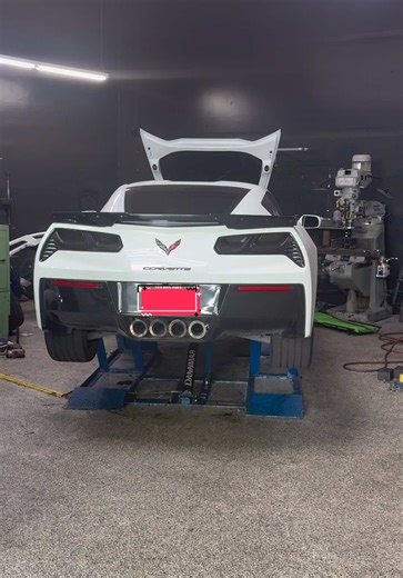 Corvette C7 vs C8: Which Model is Prettier?