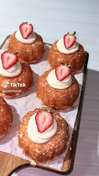 Delicious Angel Food Cake Recipe with Fresh Strawberries