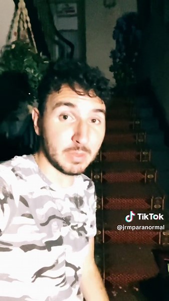 Un drame s’est abattu sur ce château … Depuis cette tragique fin, elle hanterait les lieux 😨 #paranormal #urbex #jrmparanormal #chasseurdefantomes #enqueteparanormale #lieuxinsolites