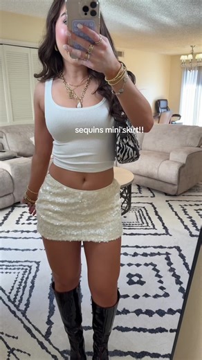 Stunning Sequins Mini Skirt Outfit Ideas