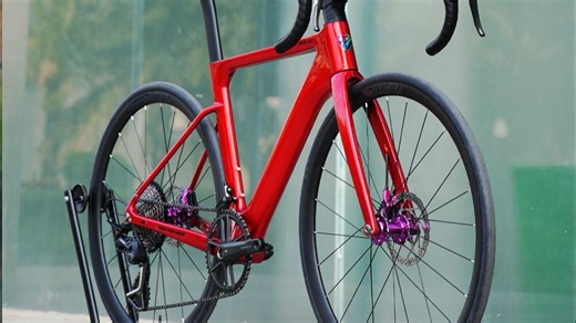 碳纤维车架 双王炸配置！这辆 R15-PRO MAX狠到离谱？！