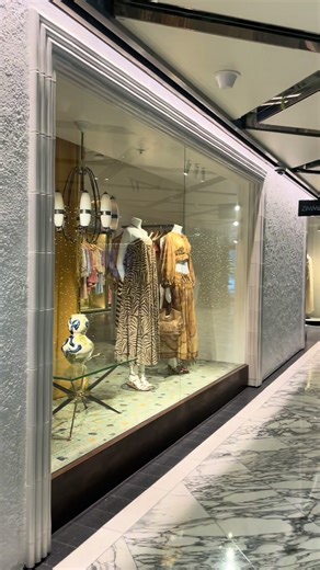Me when Zimmermann in Sydney😍 #zimmermann #sydney #fashion #designer #shopping
