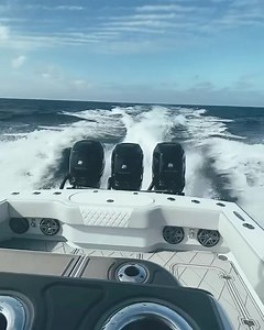 Conch 33 heading east with @uspmarinetuning 🙌🏼 Email us at RandRboatworksSales@gmail.com⁣ to inquire on a build. #Conchboats #conchbayboat #conch27 #Conch30 #Conch33 #Custom #Boat #Fishing #Centerconsole #RandRboatworks #Dreamboat #Offshore #Saltlife #Performance #Fast #Mercurymarine #rodholders #conch25 #paddleskiff | Conch Boats