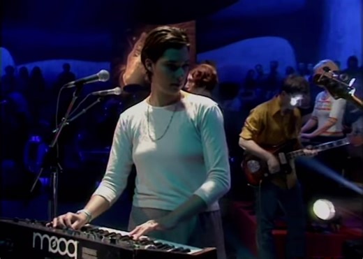 Stereolab Live Performance of Les Yper Sound with Moog Opus 3 Synthesizer