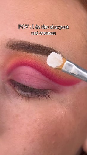 𝐁𝐄𝐀𝐔𝐓𝐘 | 𝐅𝐀𝐒𝐇𝐈𝐎𝐍 𝐂𝐎𝐍𝐓𝐄𝐍𝐓 𝐂𝐑𝐄𝐀𝐓𝐎𝐑 ✨ on Instagram: "What name should we give this cut crease ? Yes or no ? . [cut crease tutorial, cut crease, sunset makeup, makeup tutorial, eye makeup, makeup, colorful makeup]"