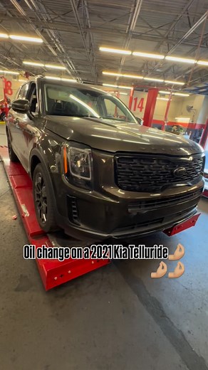Oil change on a 2021 Kia Telluride  • • • #reels #mechanic #mechaniclife #viralvideos #foryou #momcar #kia #auto #momtok #dadtok | Eli Sanchez | Facebook