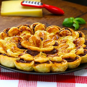 1.6M views · 47K shares | Corta 33 círculos de masa de hojaldre y...