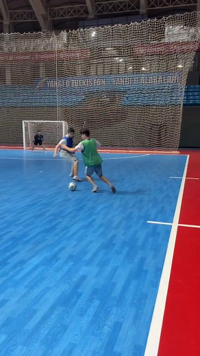 If Messi played futsal... 😮 [🎥: @footballclub_tashkent] | Sport360