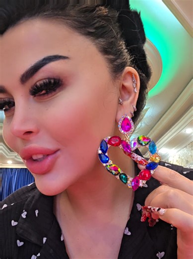 Zənglər ömrümə oturdu birdənə normal çəkilişimi edə bilmədim 🤭🥴 Sırqalarımı isə mastanalar @AySho’p💎 dan əldə etmişəm ❤️‍🔥 Pırıl Pırıl səhifə💥💥💥 Parıldamagı sevənlər alsın yeni ildə özəl görsənmək üçün ışıl ışıl işıq saçmalıyıq 🎄☃️❄️💥💥❤️‍🔥 Təşəkkür edirəm Aysshop 🙏💎💎💎