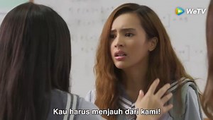 Waduuuh, ngga cuma geng Calderioz aja yang kaget tapi Calz Girls khususnya Serra yang merasa dikhianati oleh Zea yang mereka kira sebagai pembunuh Aiden.. 😣 Kira-kira bener ngga ya dugaan mereka semua? Apa Zea beneran setega itu sama Aiden? Buat para pengguna VIP, minggu ini akan tayang episode terakhirnya Antares, lho, persiapkan diri kalian yah 😉 🎬: WeTV Original Antares 👉🏻: Setiap hari Kamis - Jumat pukul 18:00 WIB (1 bagian/hari) | VIP 3 bagian lebih awal 📌: https://bit.ly/AntaresWeTV 