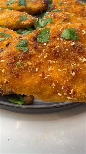 RUHAMA SHITRIT on Instagram‎: "By popular demand: OVEN-BAKED SCHNITZEL!🔥 I know fried schnitzels are the classic favorite, but these oven-baked ones will seriously surprise you! They’re so crispy and delicious, it’s hard to believe they weren’t fried! Shabbat Shalom🤍 Follow @ruhamasfood for more! RECIPE BELOW⬇️ . . שניצל אפוי וקריספי שאתם חייבים לנסות! מתכון בתגובות🤍 . . Recipe: Ingredients- 2 pounds of of thin chicken cutlets 2 eggs 1 teaspoon of sea salt 1/4 teaspoon of