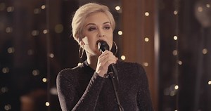 75K views · 647 reactions | “Change The Whole Thing” Out Now! ✨ Download and stream the latest digital 45 here: https://maggierose.lnk.to/ChangeTheWholeThing_HeyBlondie | Maggie Rose | Facebook