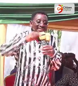 “Marupurupu wakenya watakupatia. Wachana na hiyo ya Ruto,” Governor Orengo asks Uhuru Kenyatta to stay firm amid threats to block his pension Cc: Citizen TV Kenya | Viusasa | Facebook