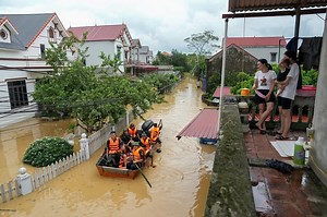 Hanoi flooded as Typhoon Yagi leaves 179 dead
