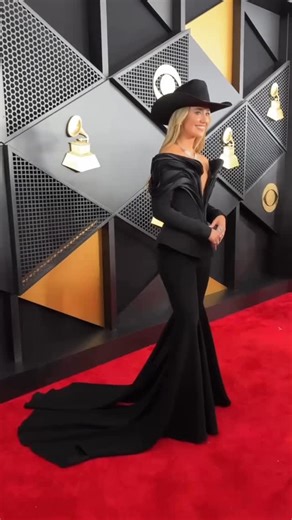 Lainey Wilson on Instagram: "#GRAMMYs night. Straight back to tour life. Runnin’ and gunnin’ to AUS & NZ."